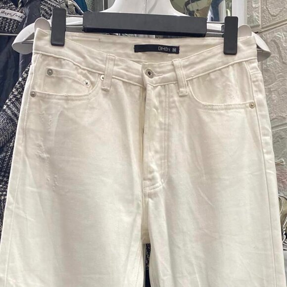 White straight-leg denim jeans - Picture 2 of 4